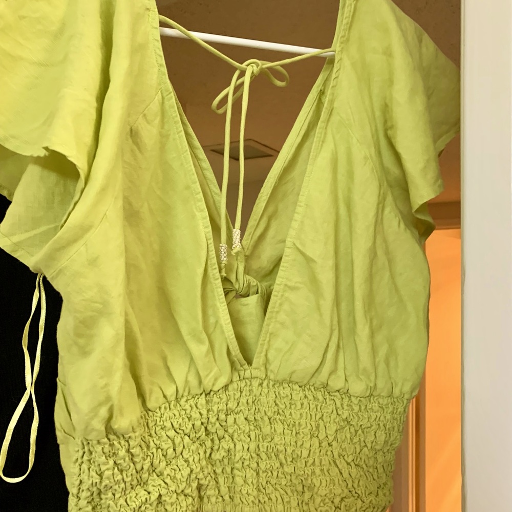 Nwt Anthropologie Lime Flutter Sleeve top size Large - Picture 2 of 4